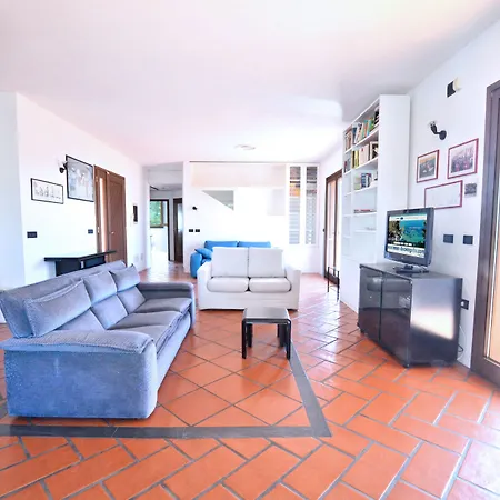 Manuela - Argonautivacanze لاكونا