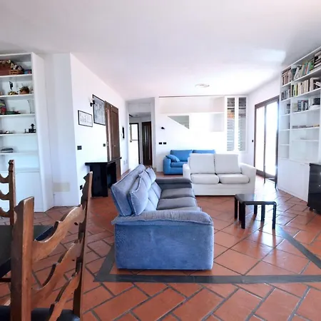 Manuela - Argonautivacanze Lacona