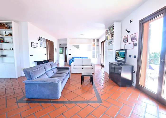 Manuela - Argonautivacanze لاكونا