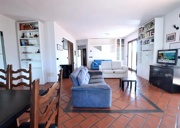 Manuela - Argonautivacanze لاكونا